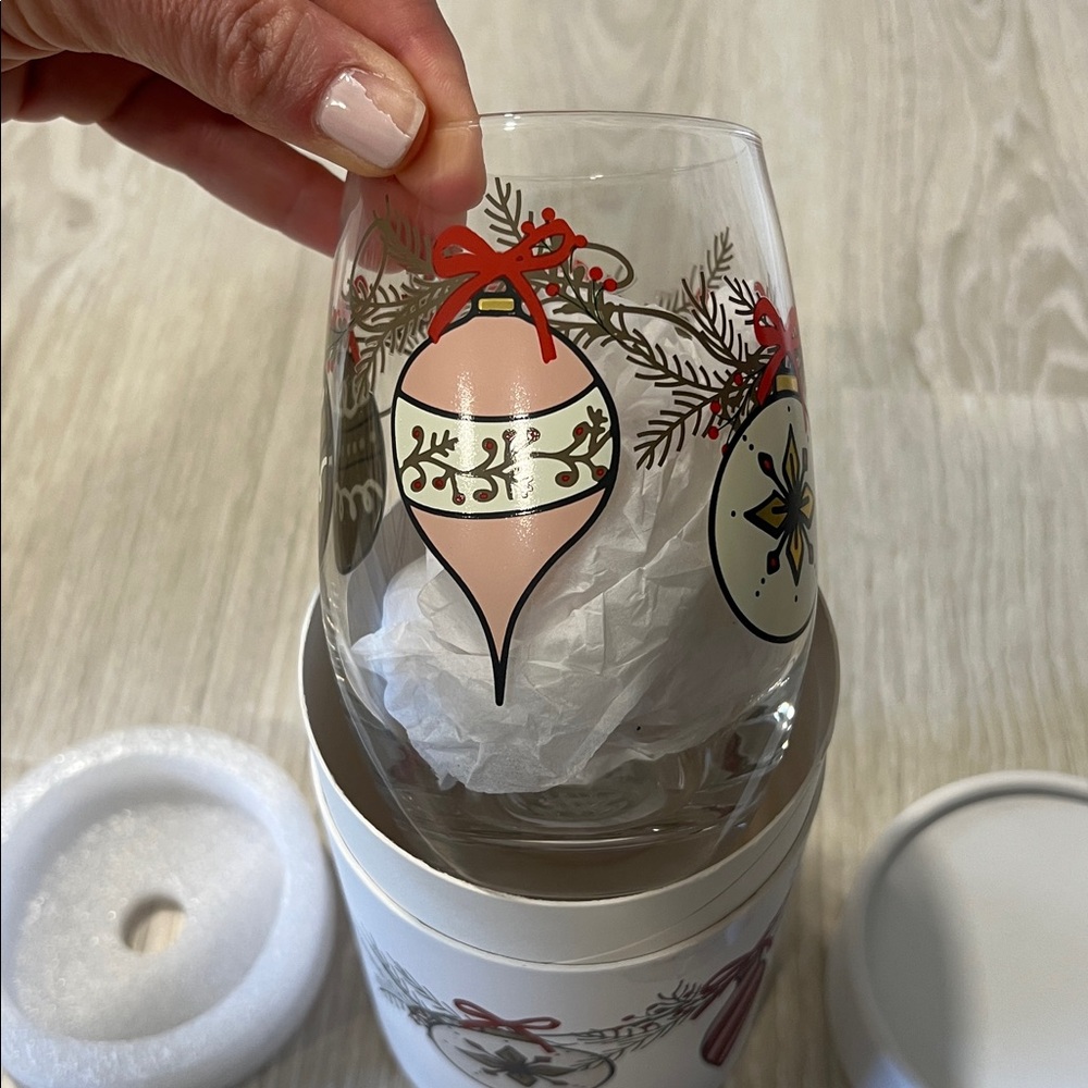 Festive hand painted Wine Glass - Picture 2 of 5